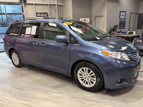 Used 2016 Toyota Sienna XLE Premium image 34