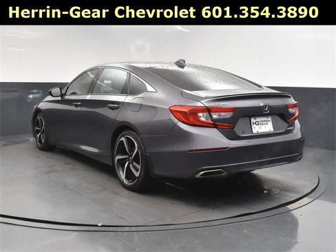 Used 2018 Honda Accord Sport image 3
