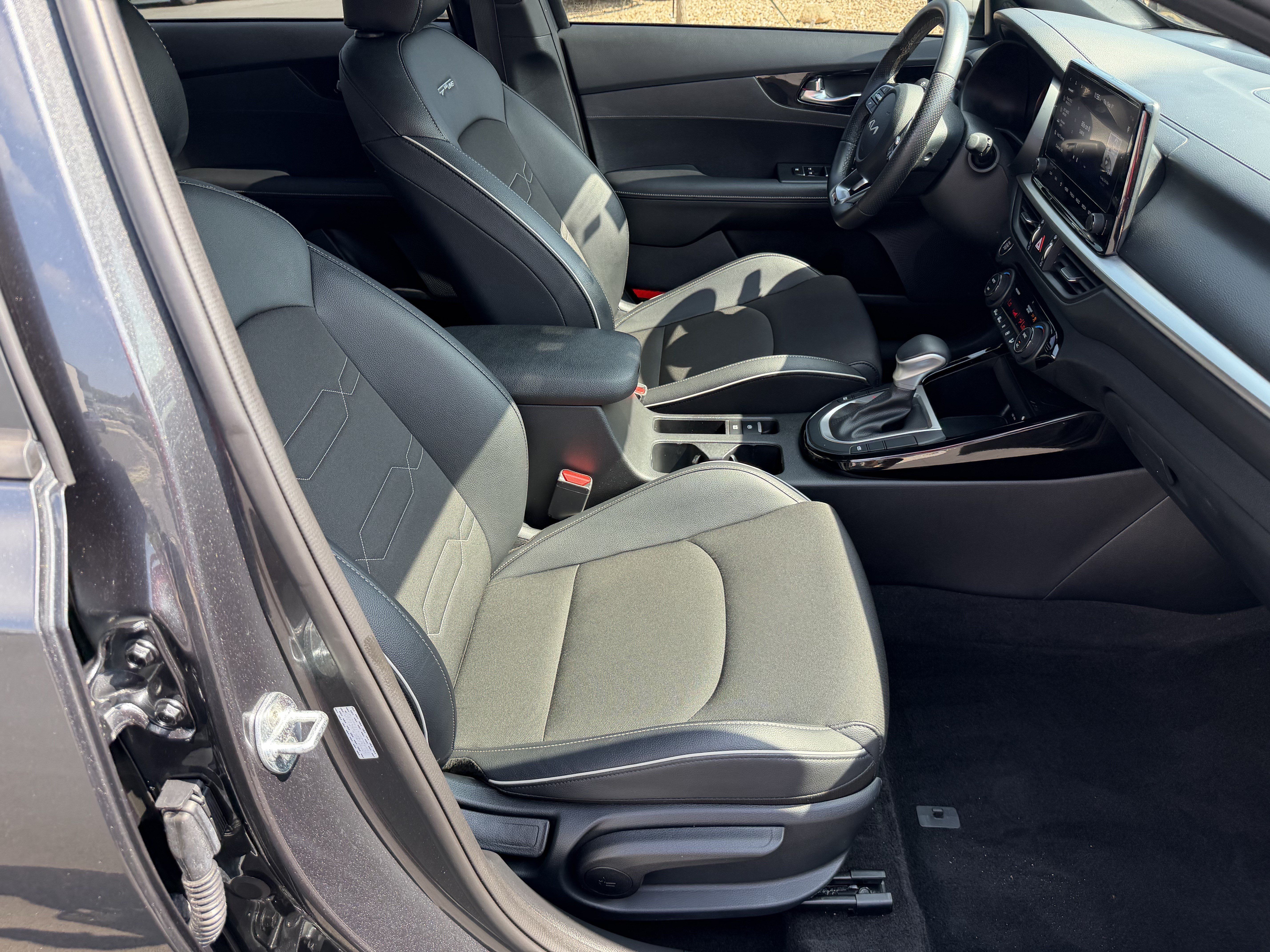 Used 2024 Kia Forte GT-Line w/ GT-Line Premium Package FWD image 13