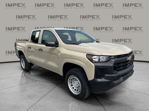 Used 2024 Chevrolet Colorado W/T RWD image 4