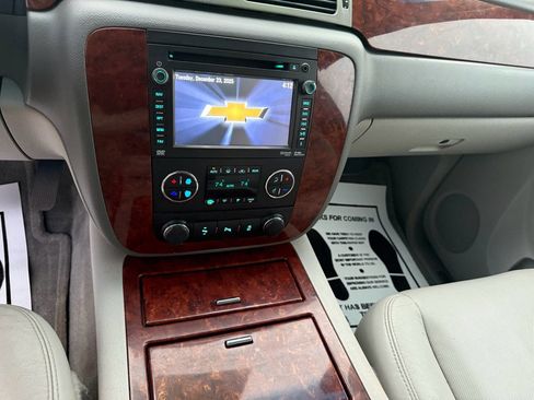 Used 2013 Chevrolet Suburban LTZ image 13