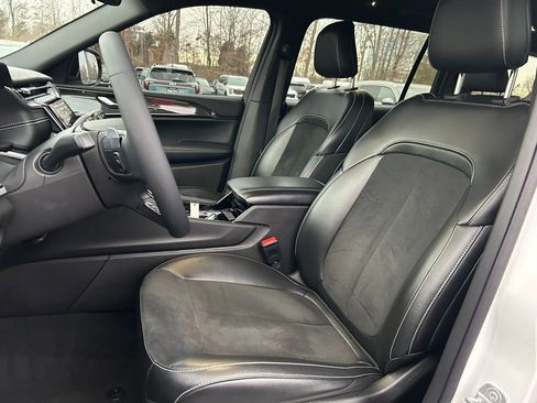 Certified 2023 Jeep Grand Cherokee L Laredo image 23