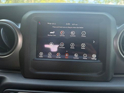 Used 2023 Jeep Gladiator Sport AWD/4WD image 31