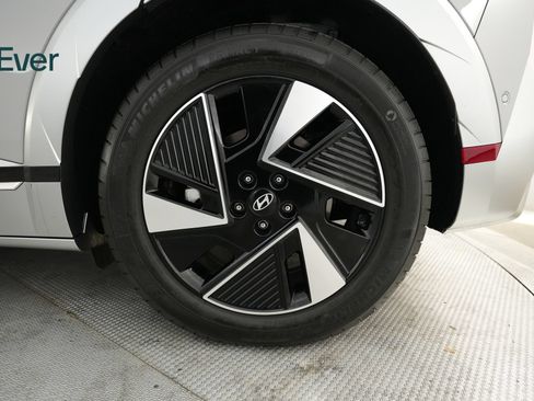 Used 2025 Hyundai Ioniq 5 Limited RWD image 9