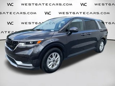 Used 2024 Kia Carnival LX image 1