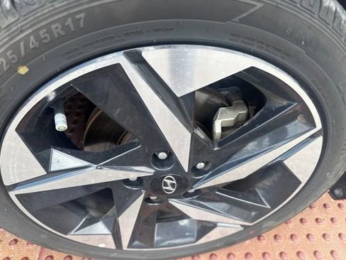 Used 2023 Hyundai Elantra SEL w/ Convenience Package FWD image 26