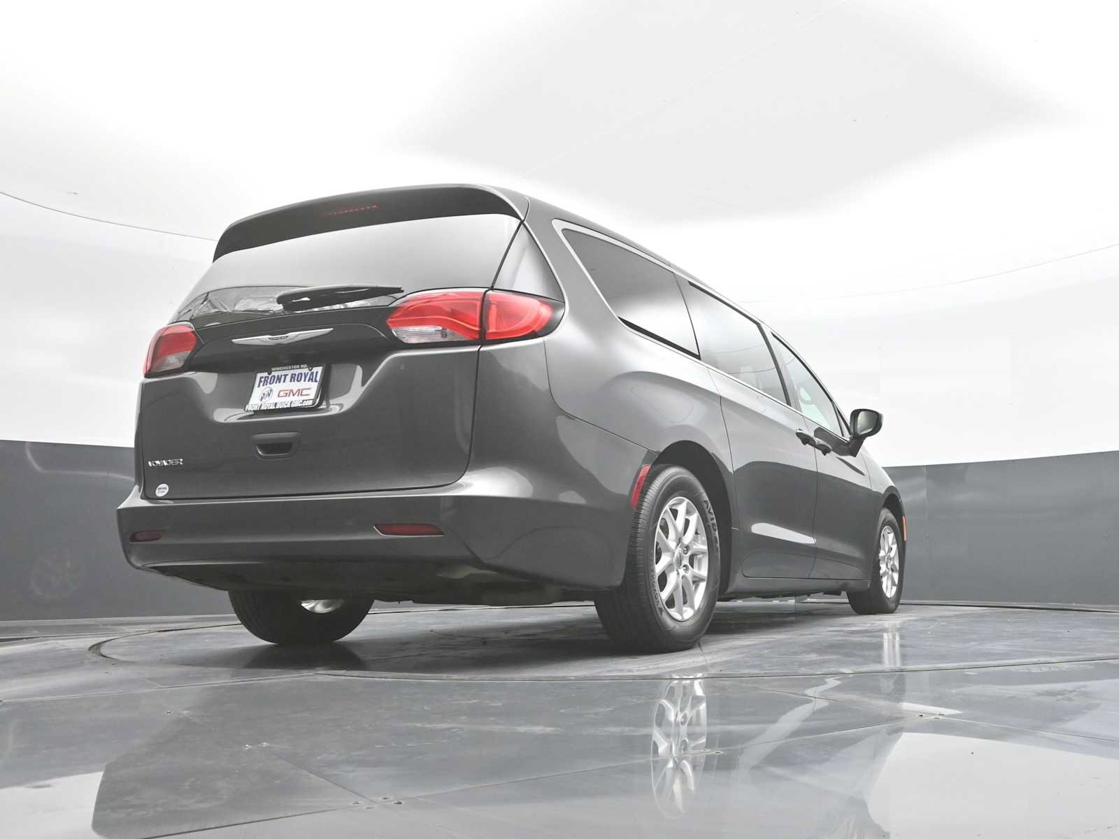 Used 2023 Chrysler Voyager LX FWD image 46