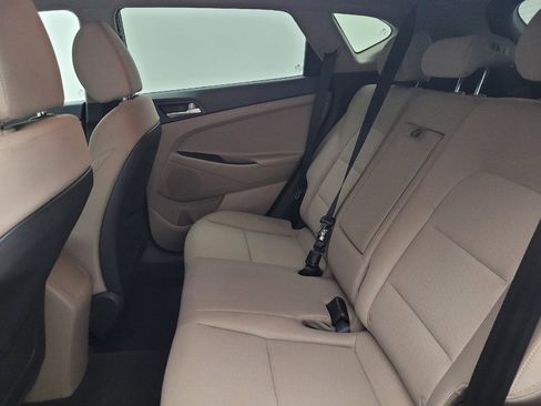 Used 2019 Hyundai Tucson SE image 18