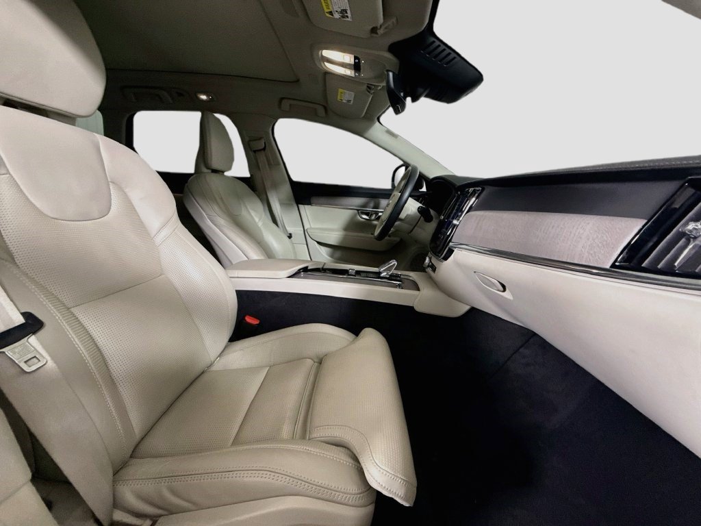 Used 2025 Volvo V90 B6 Cross Country Ultra w/ Protection Package Premier AWD/4WD image 28