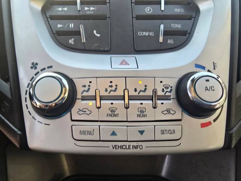 Used 2017 Chevrolet Equinox LS AWD/4WD image 36
