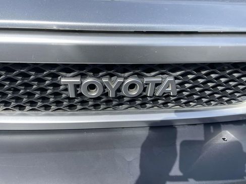 Used 2007 Toyota FJ Cruiser 4WD image 11