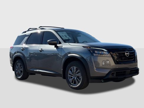 New 2025 Nissan Pathfinder SV image 9