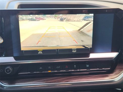 Used 2024 Chevrolet Silverado 1500 LT w/ Protection Package RWD image 6