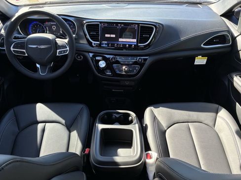 New 2026 Chrysler Pacifica Select FWD image 15