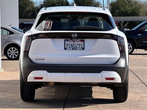 Used 2025 Nissan Kicks S image 5