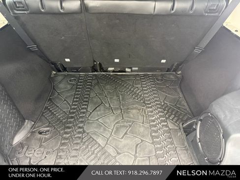 Used 2014 Jeep Wrangler Unlimited Rubicon w/ Connectivity Group AWD/4WD image 33