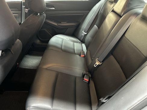 Used 2021 Nissan Altima 2.5 SR w/ SR Premium Package FWD image 8
