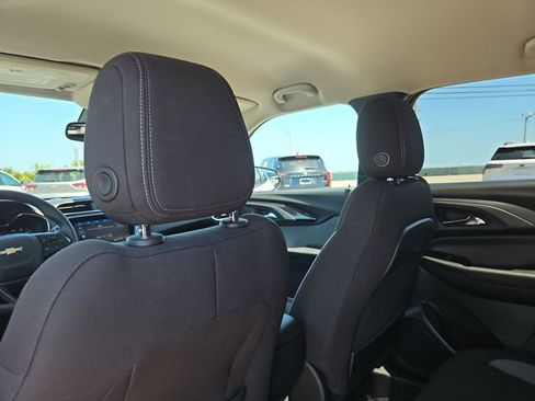 Used 2023 Chevrolet TrailBlazer LT w/ Convenience Package FWD image 11