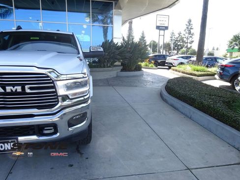 Used 2022 RAM 2500 Laramie AWD/4WD image 32