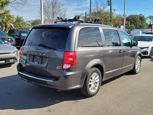 Used 2019 Dodge Grand Caravan SXT image 6