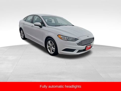 Used 2018 Ford Fusion SE image 8
