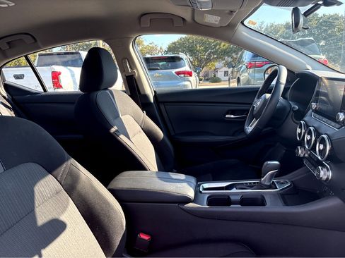 Used 2025 Nissan Sentra SV w/ All-Weather Package image 8