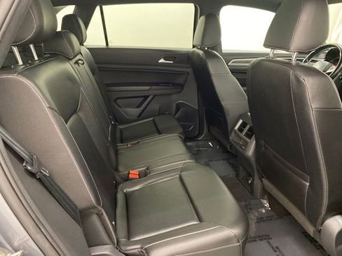 Used 2020 Volkswagen Atlas Cross Sport SEL image 35