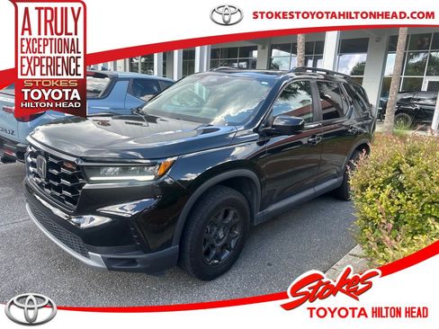 Used 2025 Honda Pilot TrailSport image 1