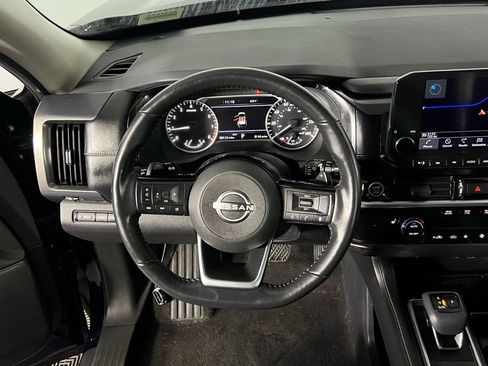 Used 2023 Nissan Pathfinder SL image 13