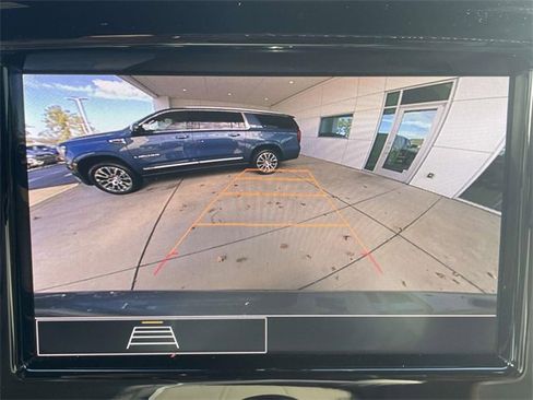 Used 2023 Chevrolet Traverse LS image 28