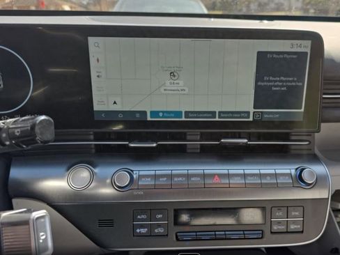 Used 2024 Hyundai Kona SEL image 5