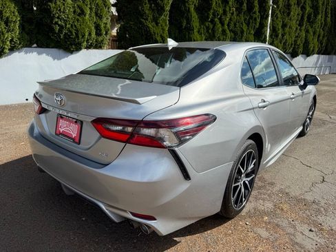 Used 2023 Toyota Camry SE FWD image 7