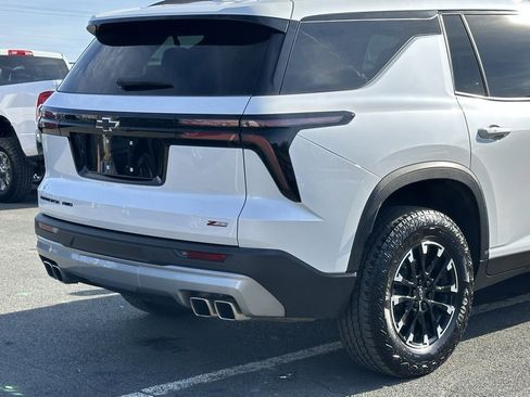 Used 2025 Chevrolet Traverse Z71 w/ Driver Confidence Package image 46