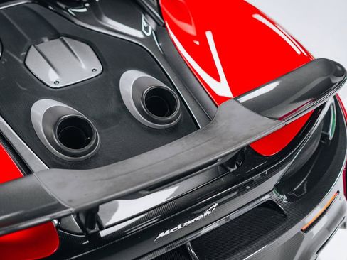 Used 2019 McLaren 600LT RWD image 13