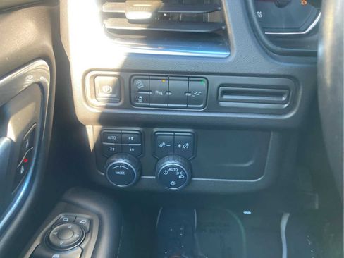 Used 2021 Chevrolet Suburban Z71 image 20