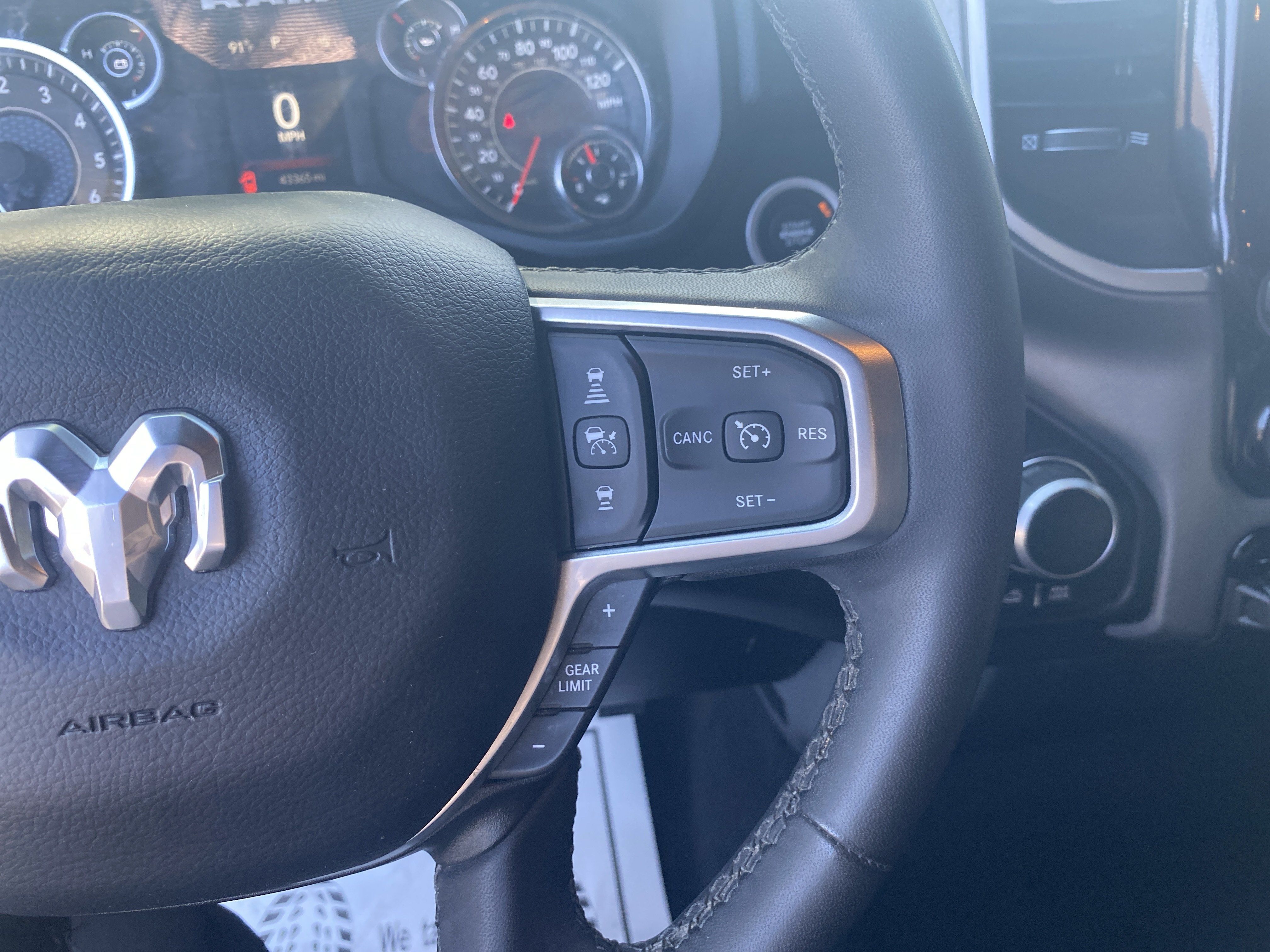 Used 2025 RAM 1500 Big Horn AWD/4WD image 12