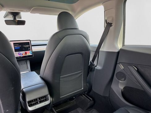 Used 2023 Tesla Model Y AWD image 36
