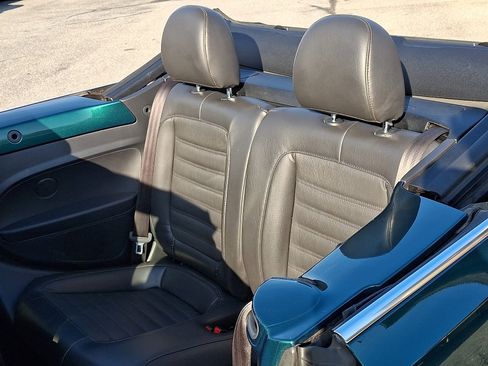 Used 2017 Volkswagen Beetle 1.8T SE image 10