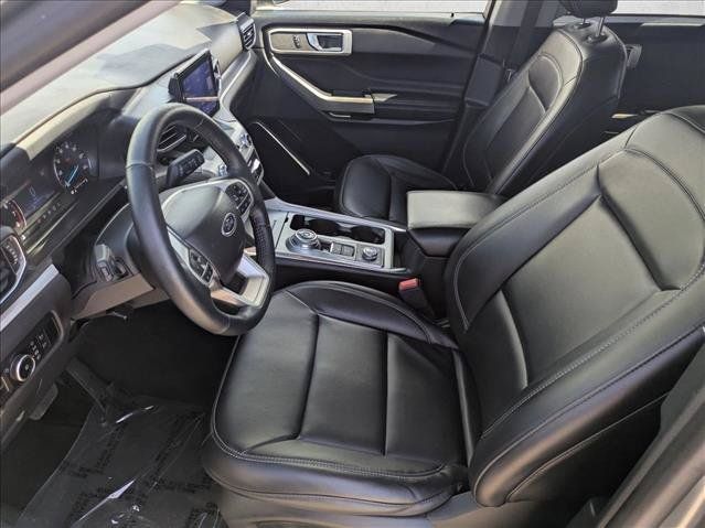 Used 2023 Ford Explorer XLT w/ Equipment Group 202A AWD/4WD image 14