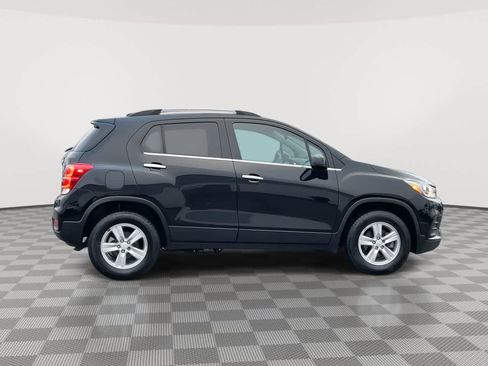 Used 2019 Chevrolet Trax LT w/ LT Convenience Package image 9