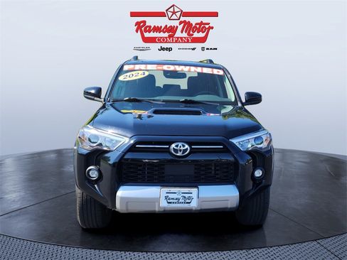 Used 2024 Toyota 4Runner TRD Off-Road image 8