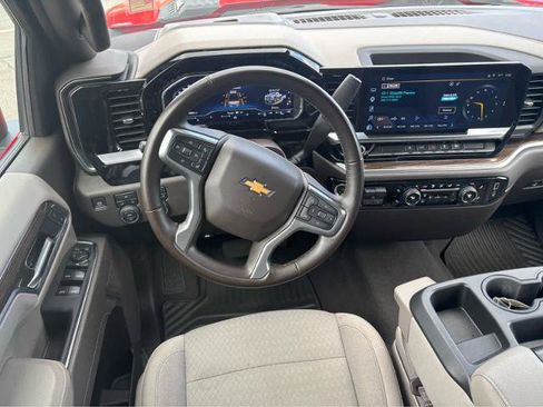 Used 2025 Chevrolet Silverado 2500 LT w/ Convenience Package AWD/4WD image 17
