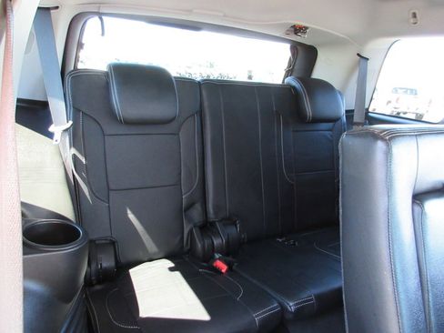 Certified 2019 GMC Yukon SLE w/ SLE Value Package AWD/4WD image 23