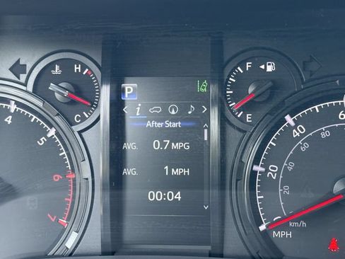 Used 2022 Toyota 4Runner SR5 Premium w/ Moonroof Package RWD image 14