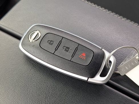 Used 2023 Nissan Rogue S FWD image 27
