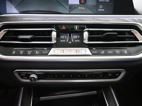 Used 2019 BMW X7 xDrive50i w/ Premium Package AWD/4WD image 22