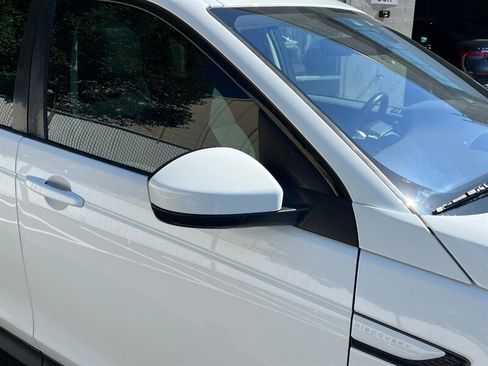 Used 2020 Land Rover Discovery Sport image 9