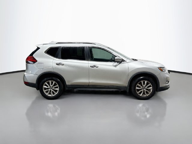 Used 2017 Nissan Rogue SV AWD/4WD image 6