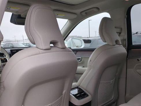 New 2026 Volvo XC90 B6 Ultra image 16