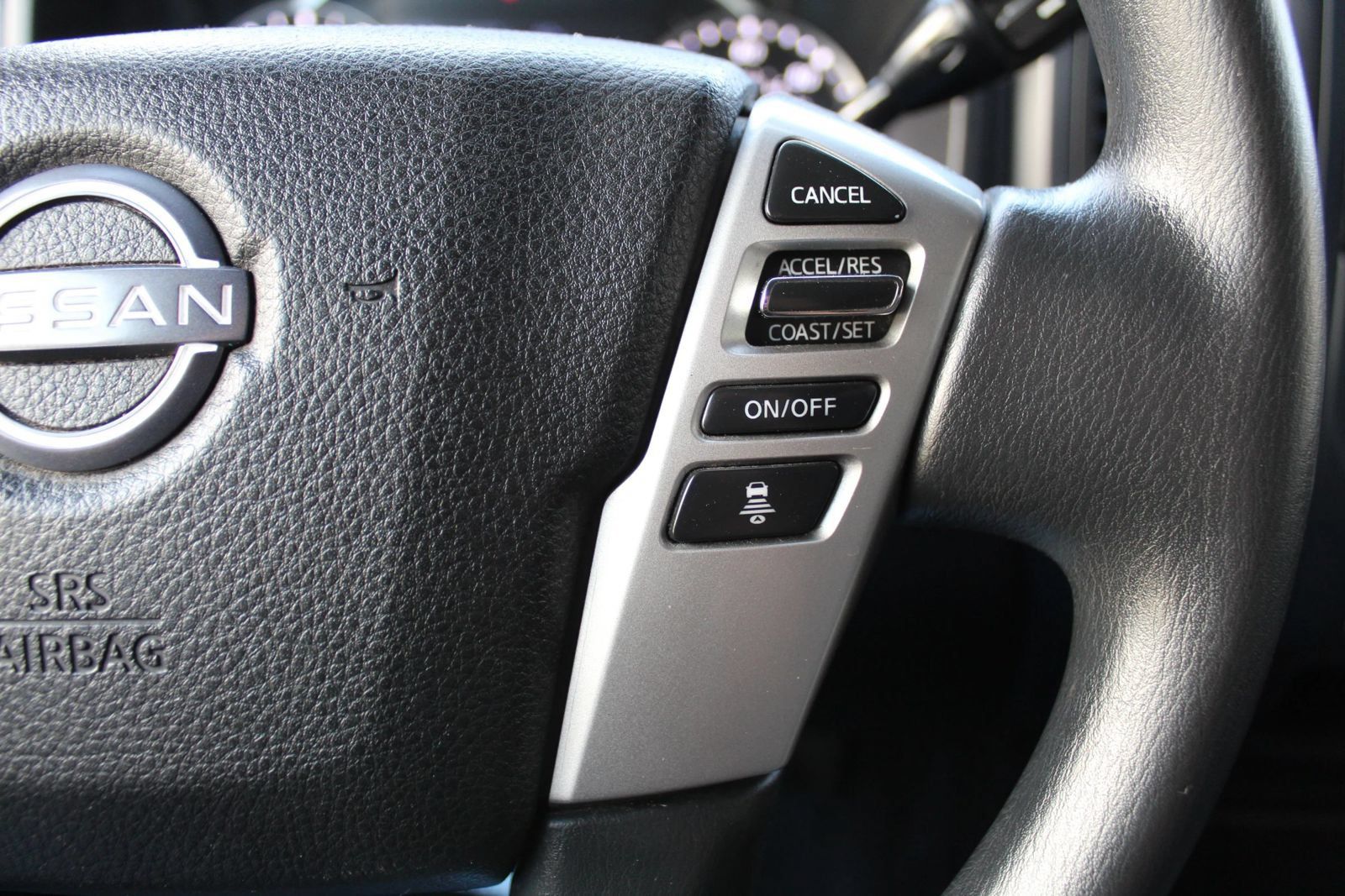 Used 2023 Nissan Titan SV RWD image 17